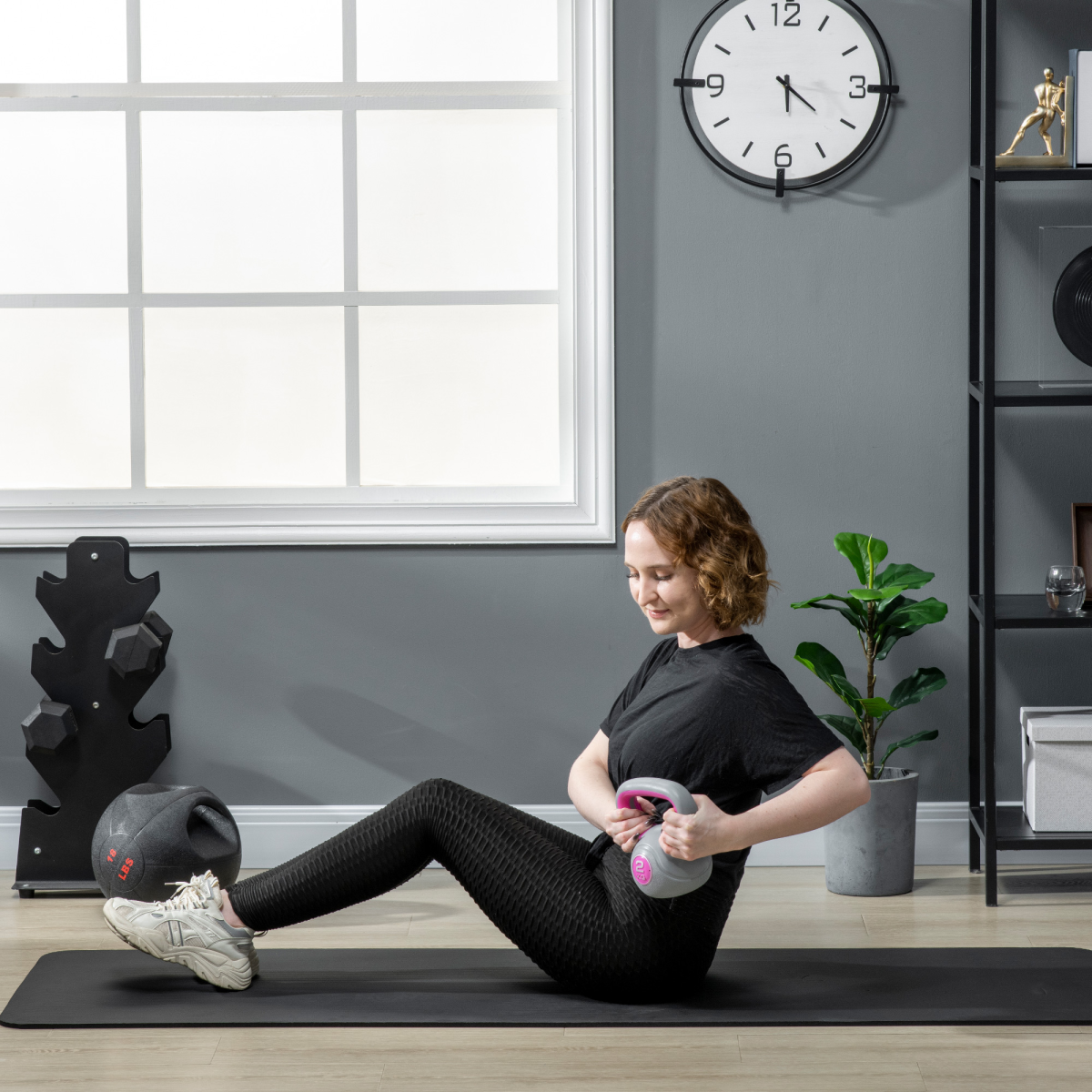 Sportnow 2kg Kettle Bell w/ Handle - Image 1 of 7 Sportnow 2kg Kettle Bell w/ Handle - Image 1 of 7