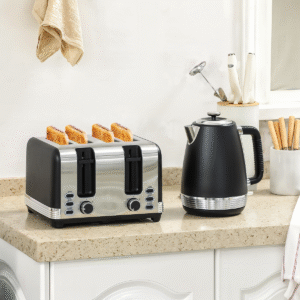 Homcom Quick Boil Kettle & 4 Slice Toaster - Image 1 of 8