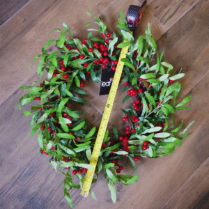 Leaf 60cm Large Luxury Christmas Mistletoe Wreath - Image 5 of 7